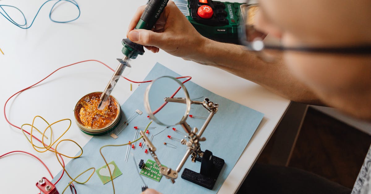 Soldering iron and electronics components