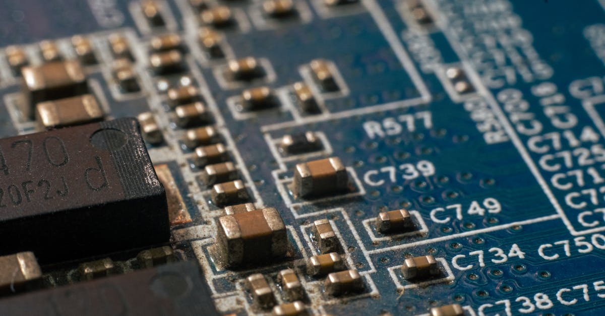 Voltage divider circuit with resistors